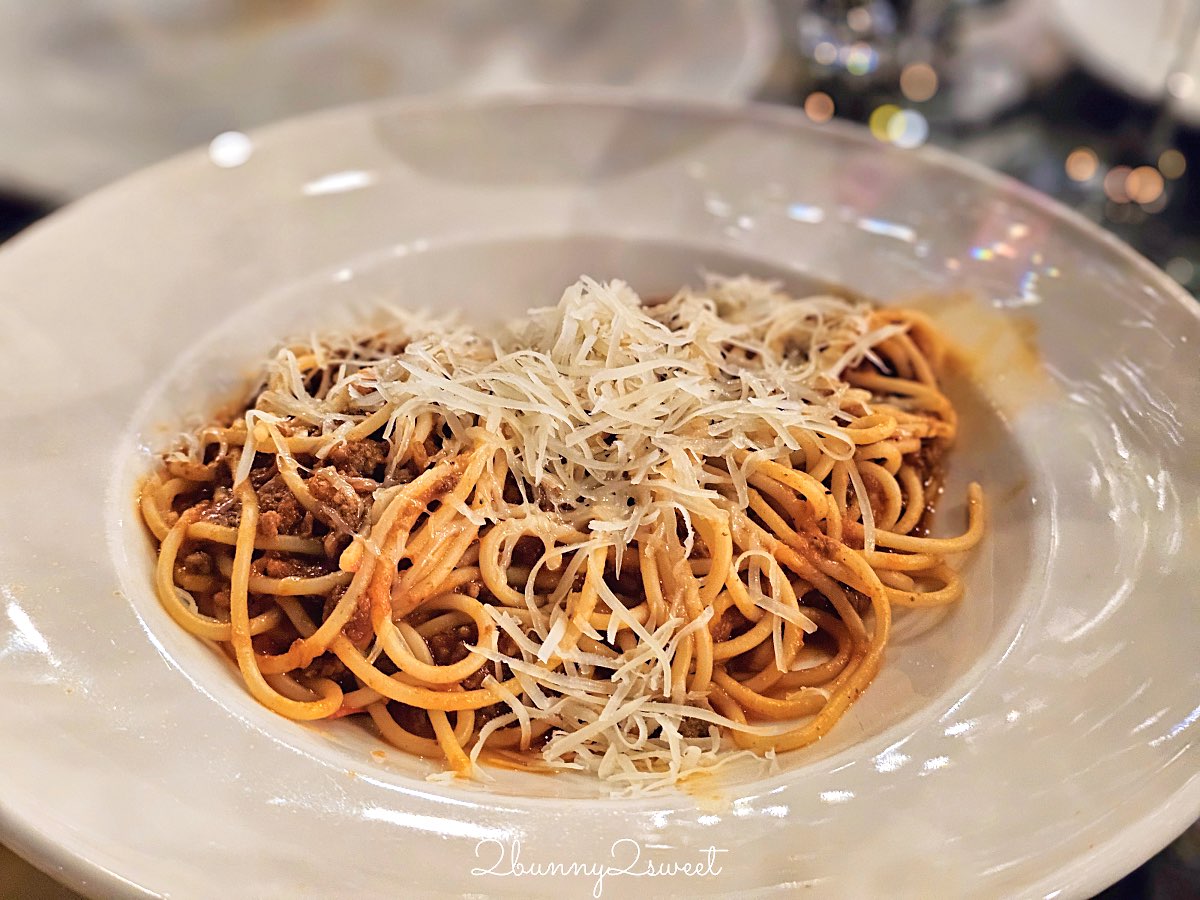 【Emirhan Restaurant】撒馬爾罕景觀餐廳：屋頂第一排看雷吉斯坦夜景＋完整菜單價格分享 @兔兒毛毛姊妹花