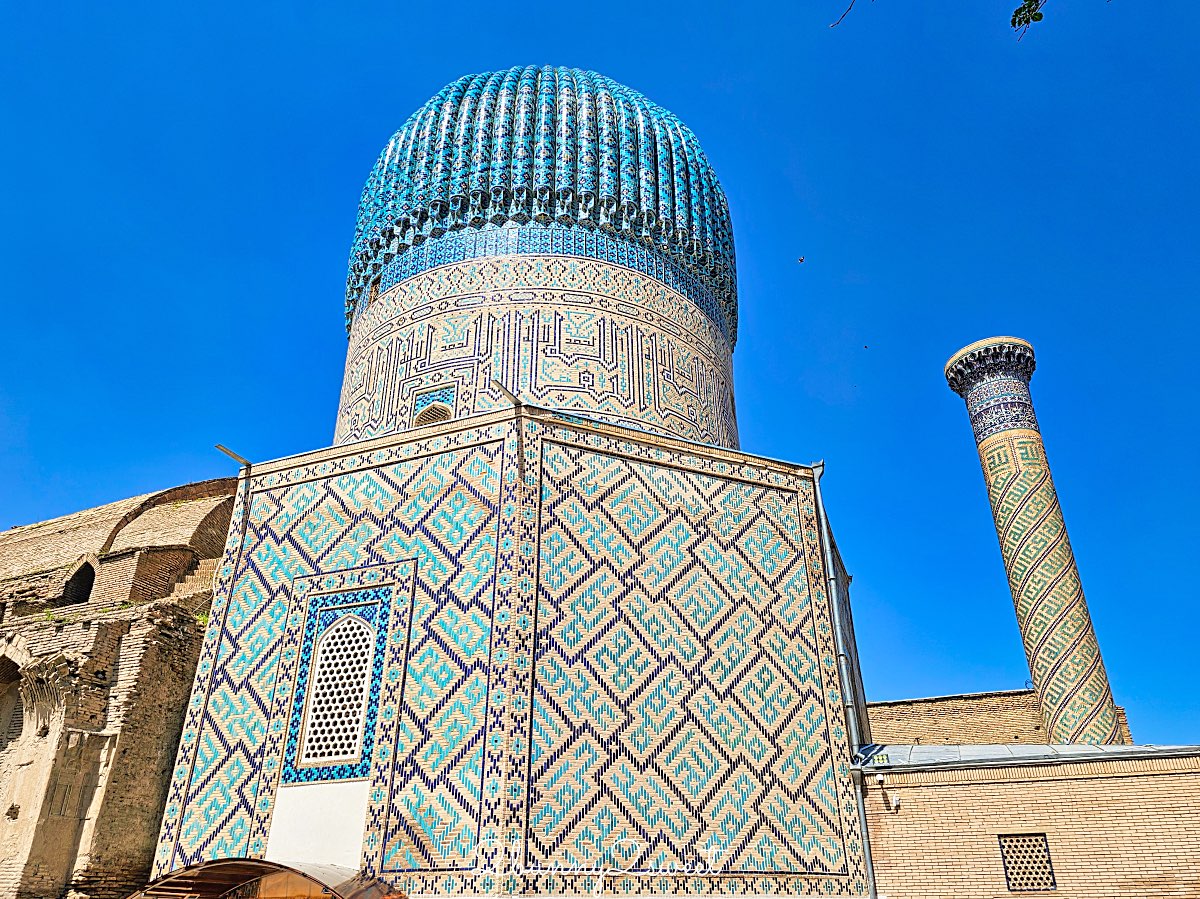 【帖木兒陵墓 Gur-e-Amir】薩馬爾罕必訪藍色穹頂地標，帖木兒長眠之地與中亞最華麗陵墓 @兔兒毛毛姊妹花