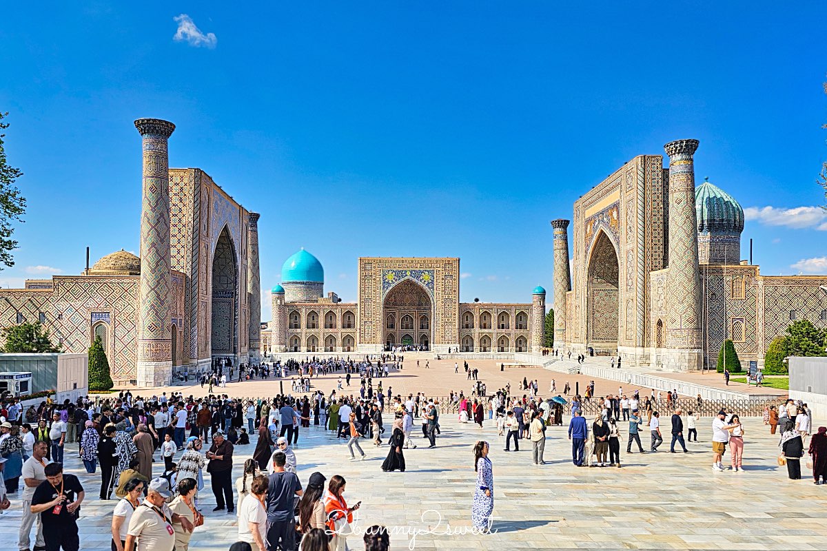 【雷吉斯坦廣場 Registan Square】撒馬爾罕必訪地標，三大學院、門票交通、夜景燈光秀、換裝體驗全攻略 @兔兒毛毛姊妹花