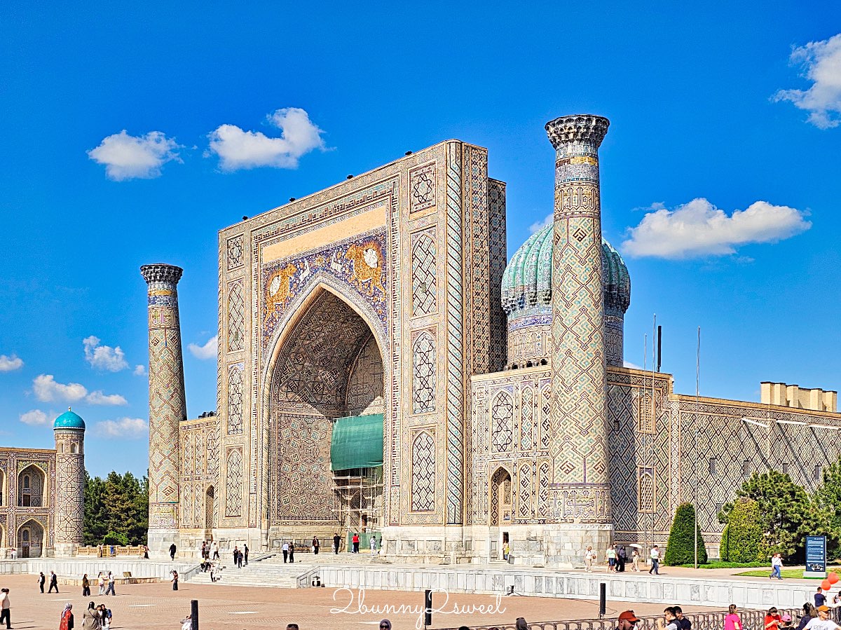 【雷吉斯坦廣場 Registan Square】撒馬爾罕必訪地標，三大學院、門票交通、夜景燈光秀、換裝體驗全攻略 @兔兒毛毛姊妹花