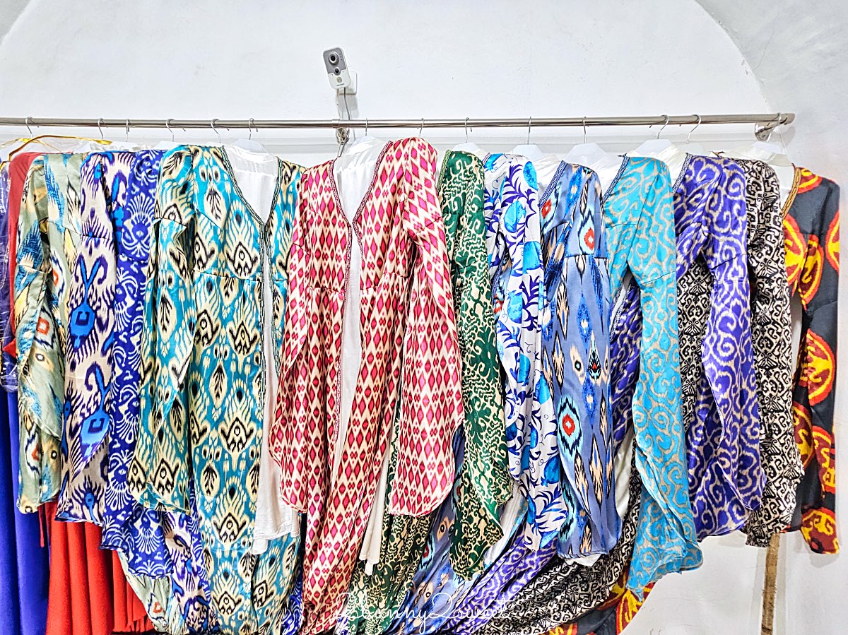 【雷吉斯坦廣場 Registan Square】撒馬爾罕必訪地標，三大學院、門票交通、夜景燈光秀、換裝體驗全攻略 @兔兒毛毛姊妹花