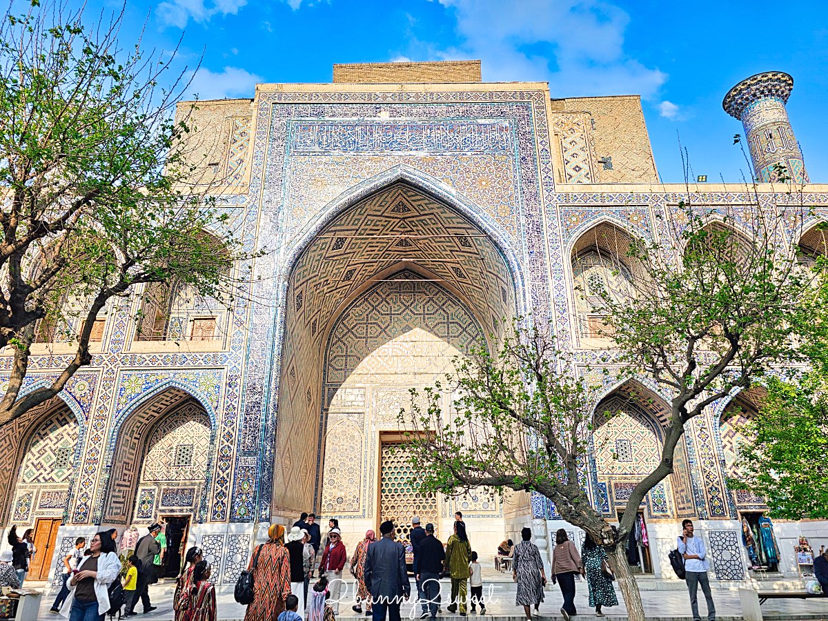 【雷吉斯坦廣場 Registan Square】撒馬爾罕必訪地標，三大學院、門票交通、夜景燈光秀、換裝體驗全攻略 @兔兒毛毛姊妹花