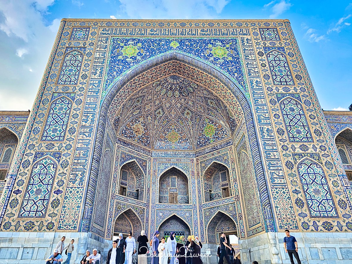 【雷吉斯坦廣場 Registan Square】撒馬爾罕必訪地標，三大學院、門票交通、夜景燈光秀、換裝體驗全攻略 @兔兒毛毛姊妹花