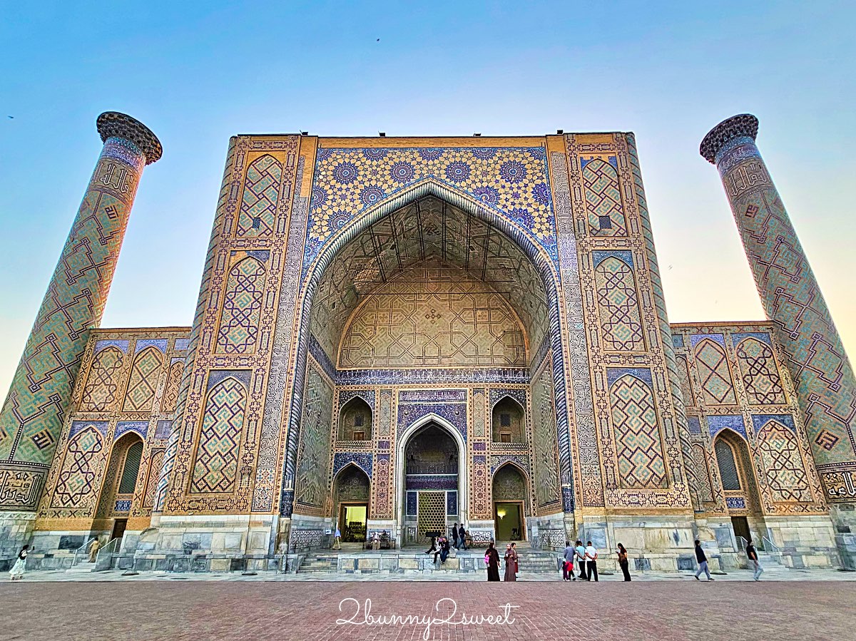 【雷吉斯坦廣場 Registan Square】撒馬爾罕必訪地標，三大學院、門票交通、夜景燈光秀、換裝體驗全攻略 @兔兒毛毛姊妹花