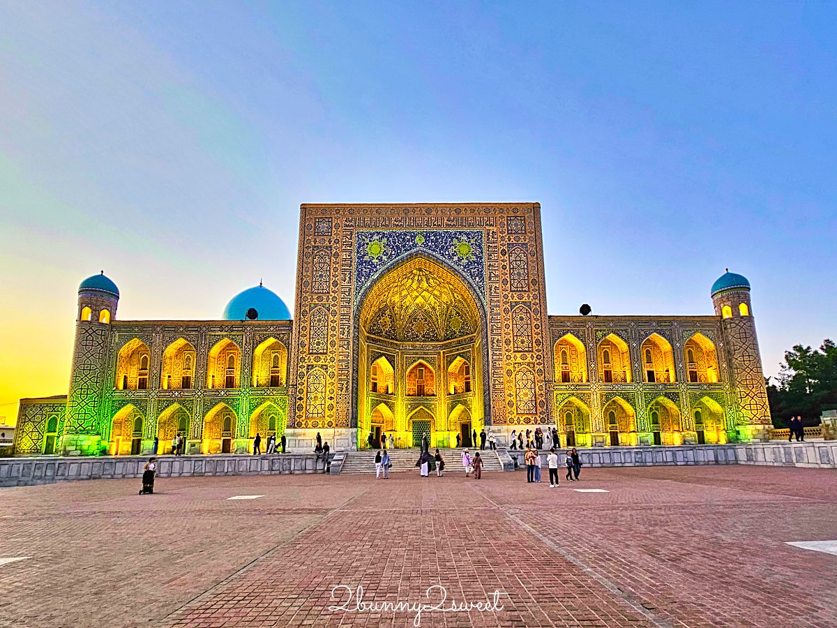 【雷吉斯坦廣場 Registan Square】撒馬爾罕必訪地標，三大學院、門票交通、夜景燈光秀、換裝體驗全攻略 @兔兒毛毛姊妹花