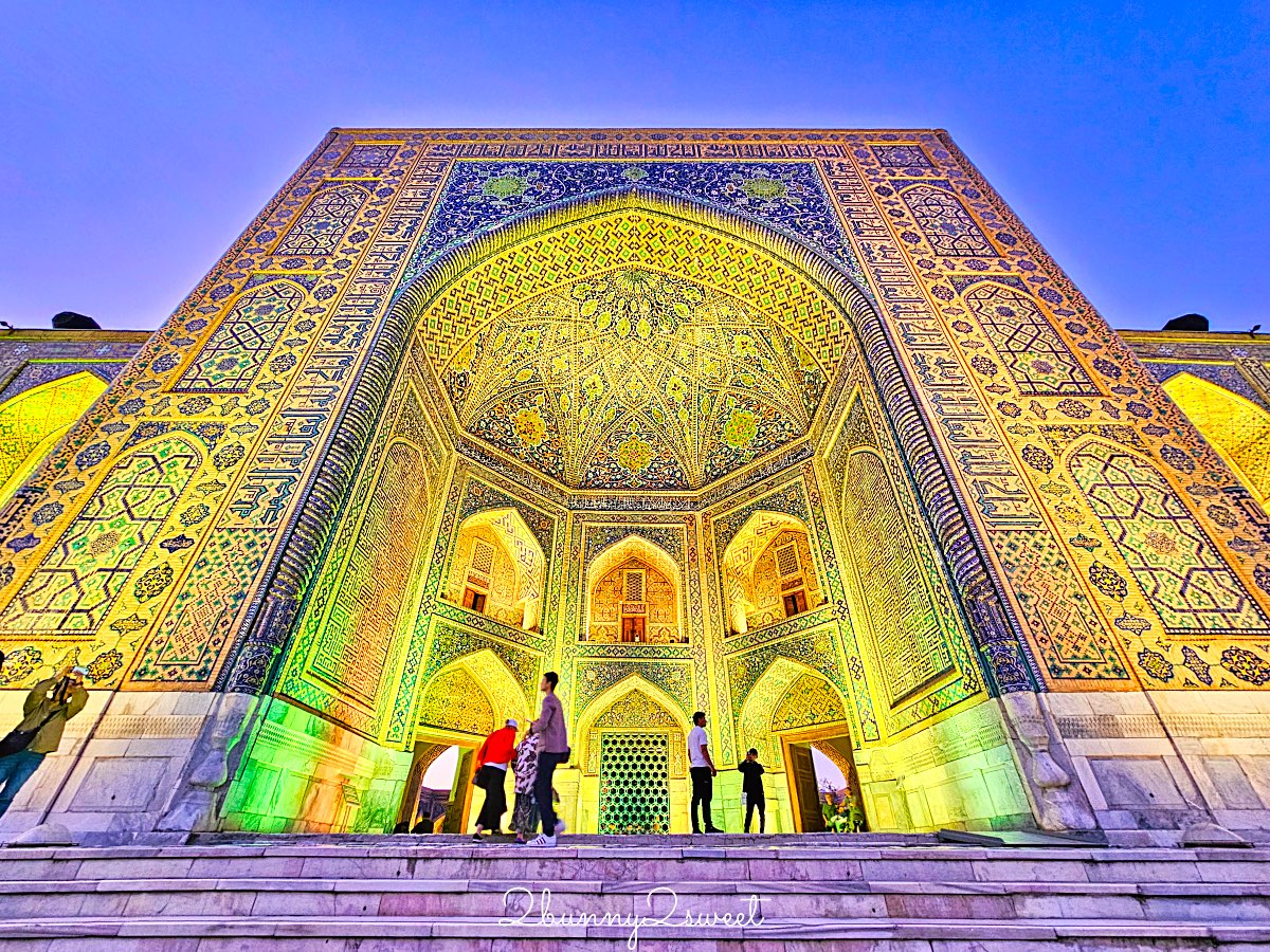 【雷吉斯坦廣場 Registan Square】撒馬爾罕必訪地標，三大學院、門票交通、夜景燈光秀、換裝體驗全攻略 @兔兒毛毛姊妹花