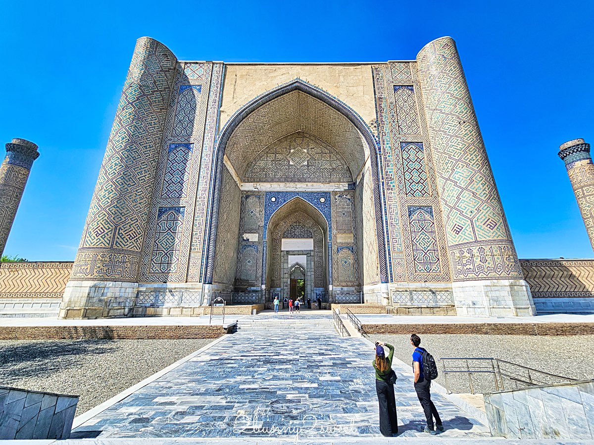 【比比哈奴清真寺 Bibi-Khanym Mosque】撒馬爾罕必訪景點：世界最大清真寺的壯麗與傳說 @兔兒毛毛姊妹花