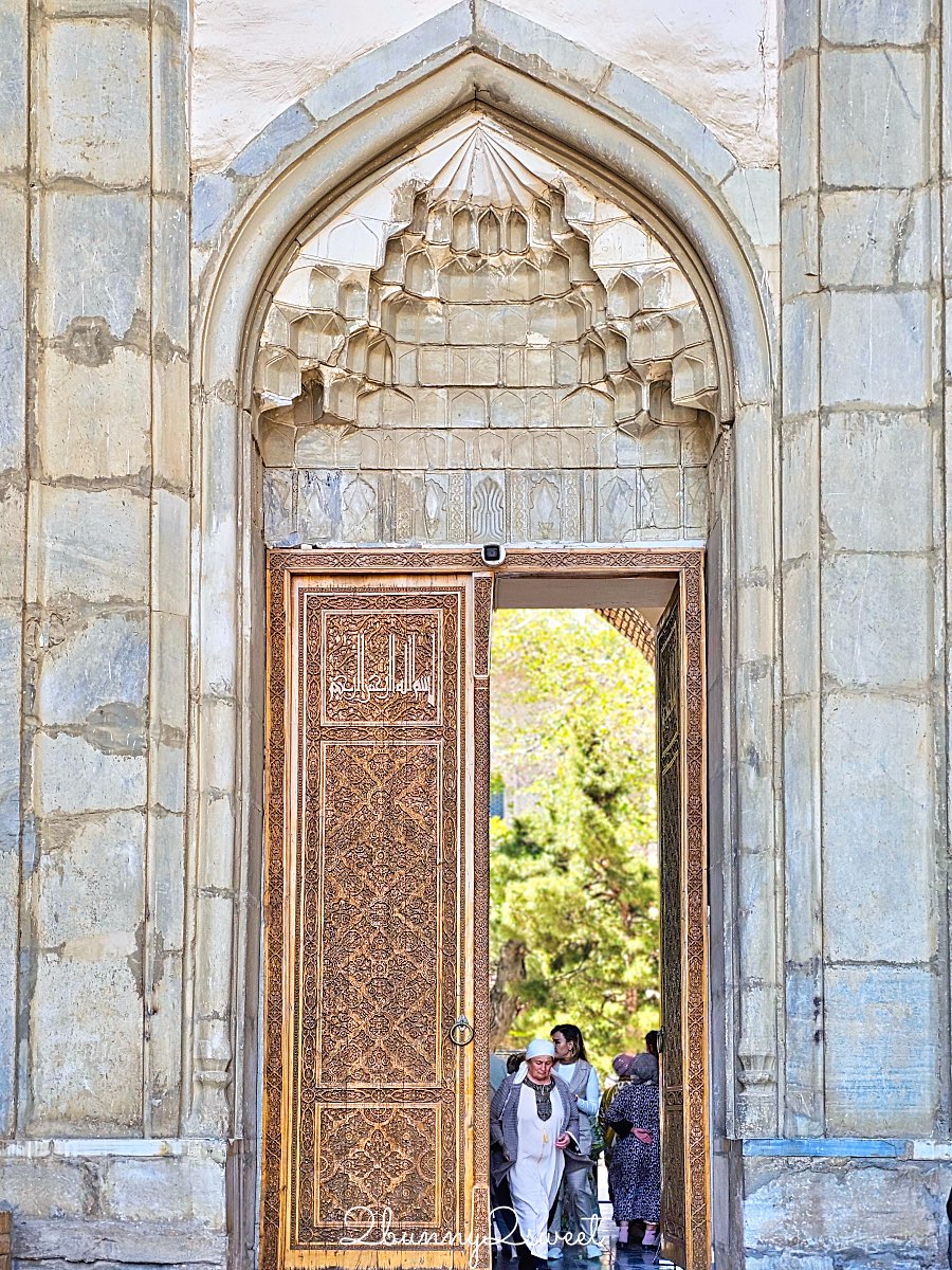 【比比哈奴清真寺 Bibi-Khanym Mosque】撒馬爾罕必訪景點：世界最大清真寺的壯麗與傳說 @兔兒毛毛姊妹花