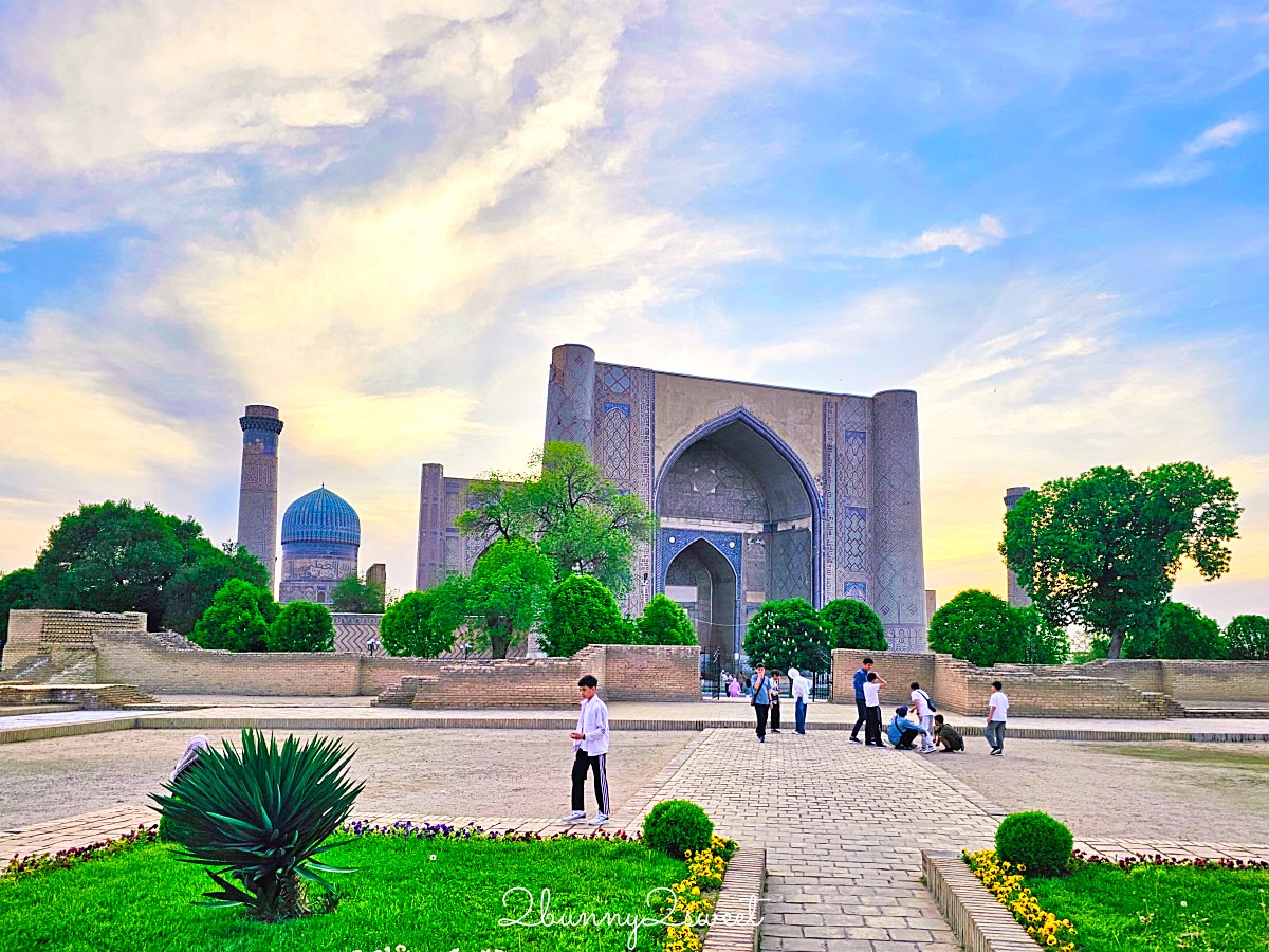 【比比哈奴清真寺 Bibi-Khanym Mosque】撒馬爾罕必訪景點：世界最大清真寺的壯麗與傳說 @兔兒毛毛姊妹花