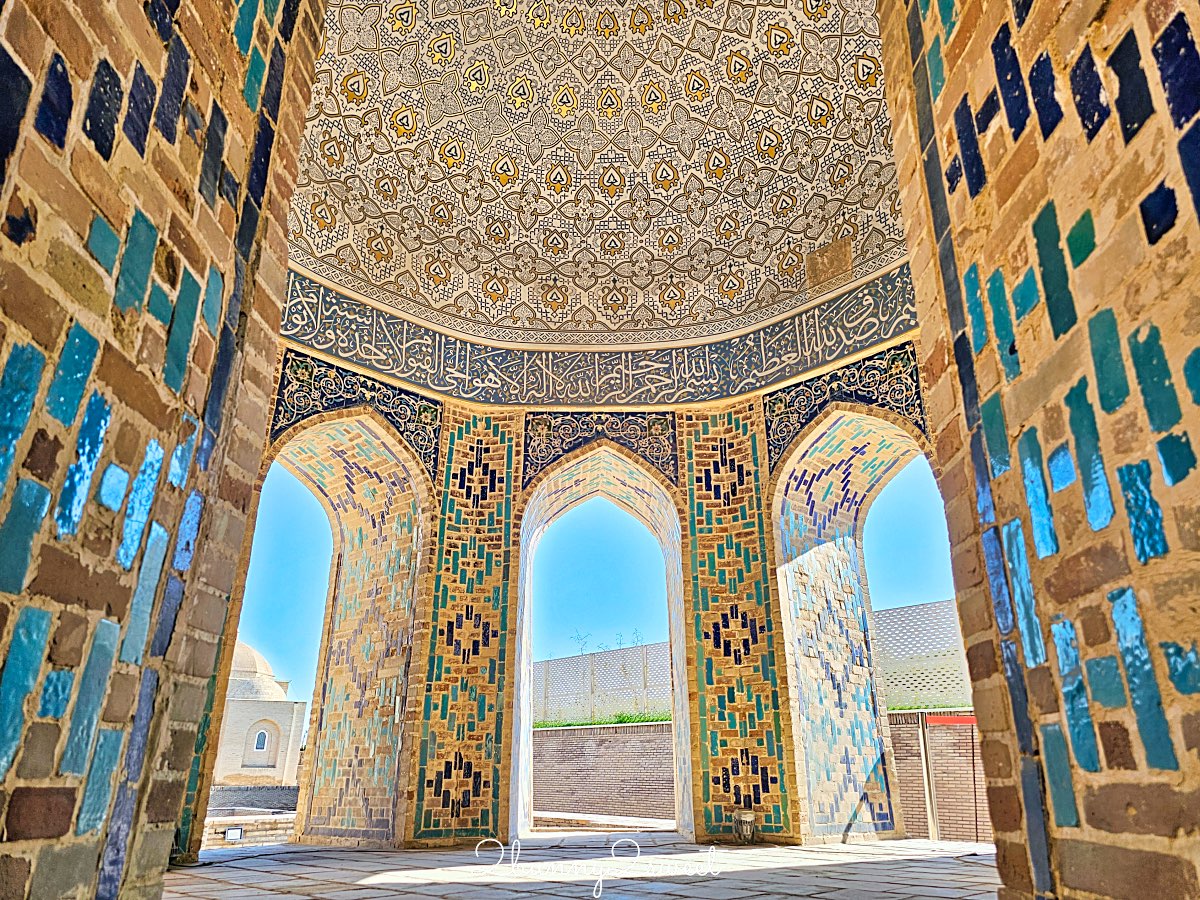 【沙赫靜達陵墓群 Shah-i-Zinda】撒馬爾罕最震撼藍色長廊！帖木兒王族墓群介紹＋拍照攻略 @兔兒毛毛姊妹花