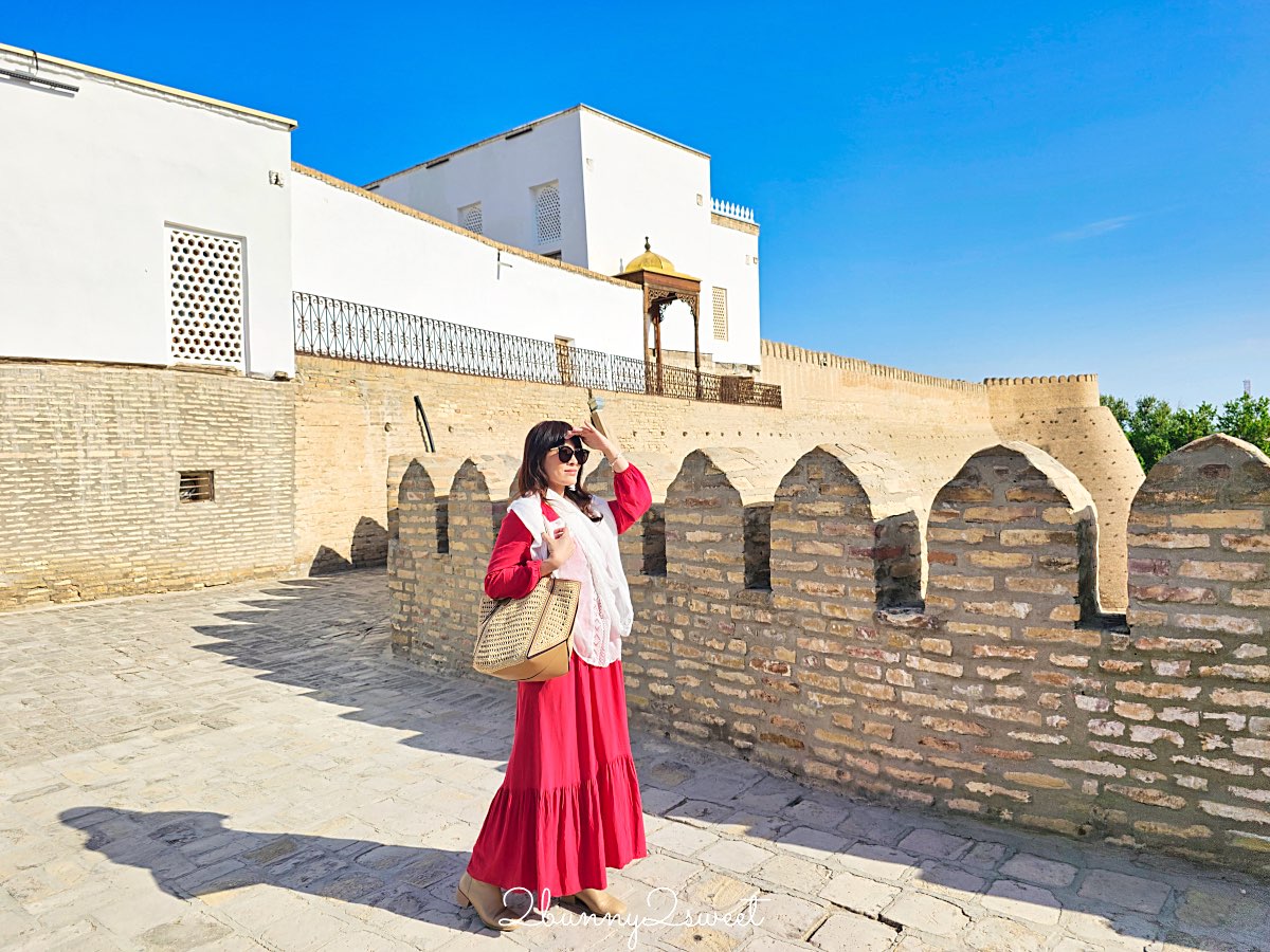 【布哈拉亞克要塞 Ark of Bukhara】走進千年土黃色皇城，俯瞰古城最佳視角｜門票交通攻略 @兔兒毛毛姊妹花
