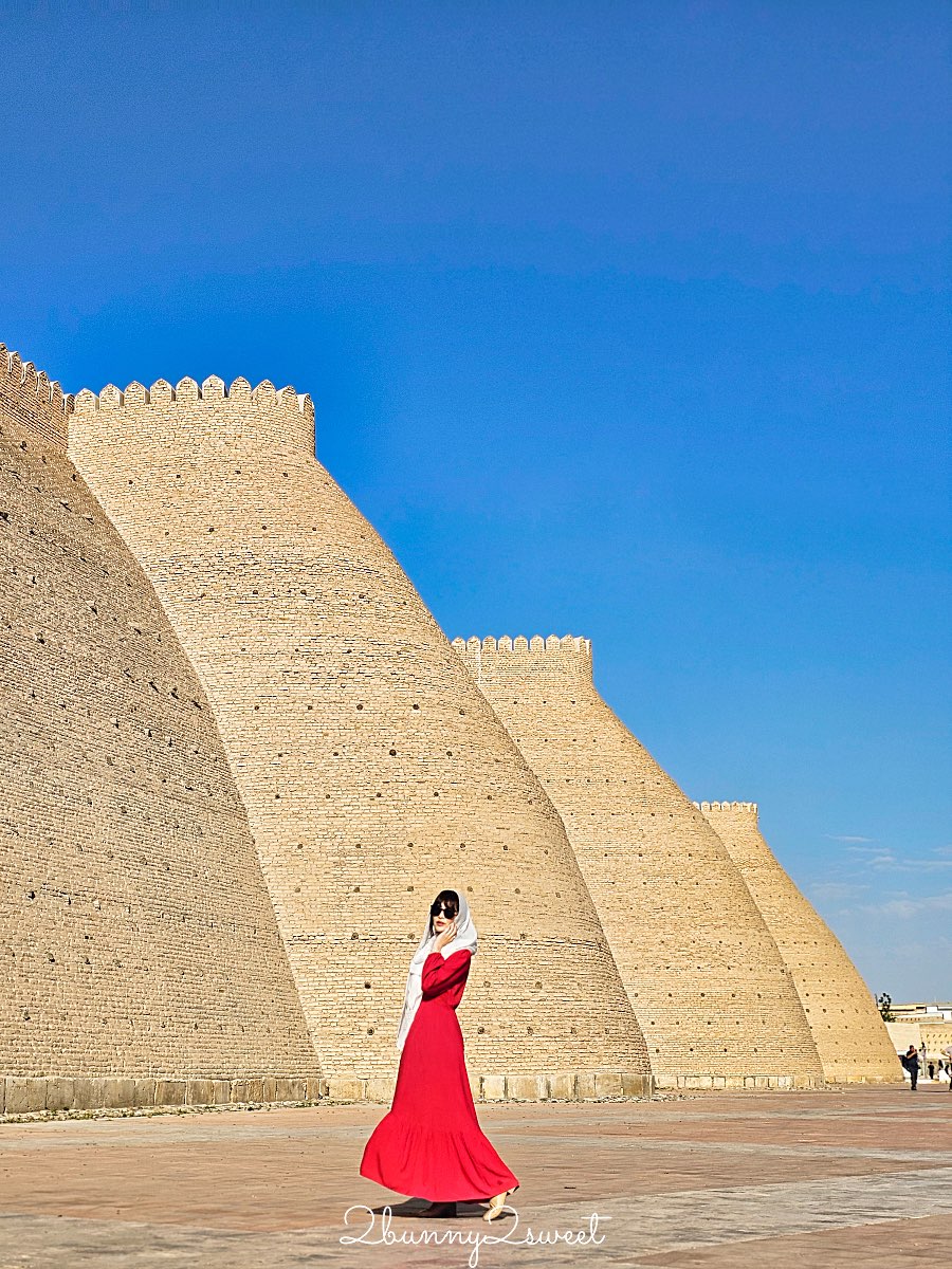 【布哈拉亞克要塞 Ark of Bukhara】走進千年土黃色皇城，俯瞰古城最佳視角｜門票交通攻略 @兔兒毛毛姊妹花