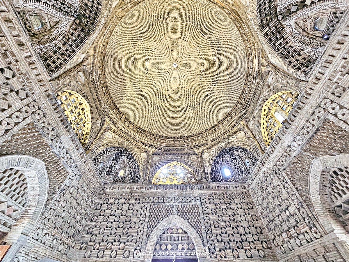 【薩馬尼德陵墓 Samanid Mausoleum】布哈拉必訪中亞最美「磚造蕾絲」，光影編織出的千年藝術奇蹟！ @兔兒毛毛姊妹花
