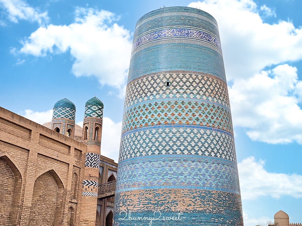 【希瓦卡爾塔米諾宣禮塔 Kalta Minor Minaret】29公尺藍色矮塔、未完成卻最經典的中亞地標 @兔兒毛毛姊妹花