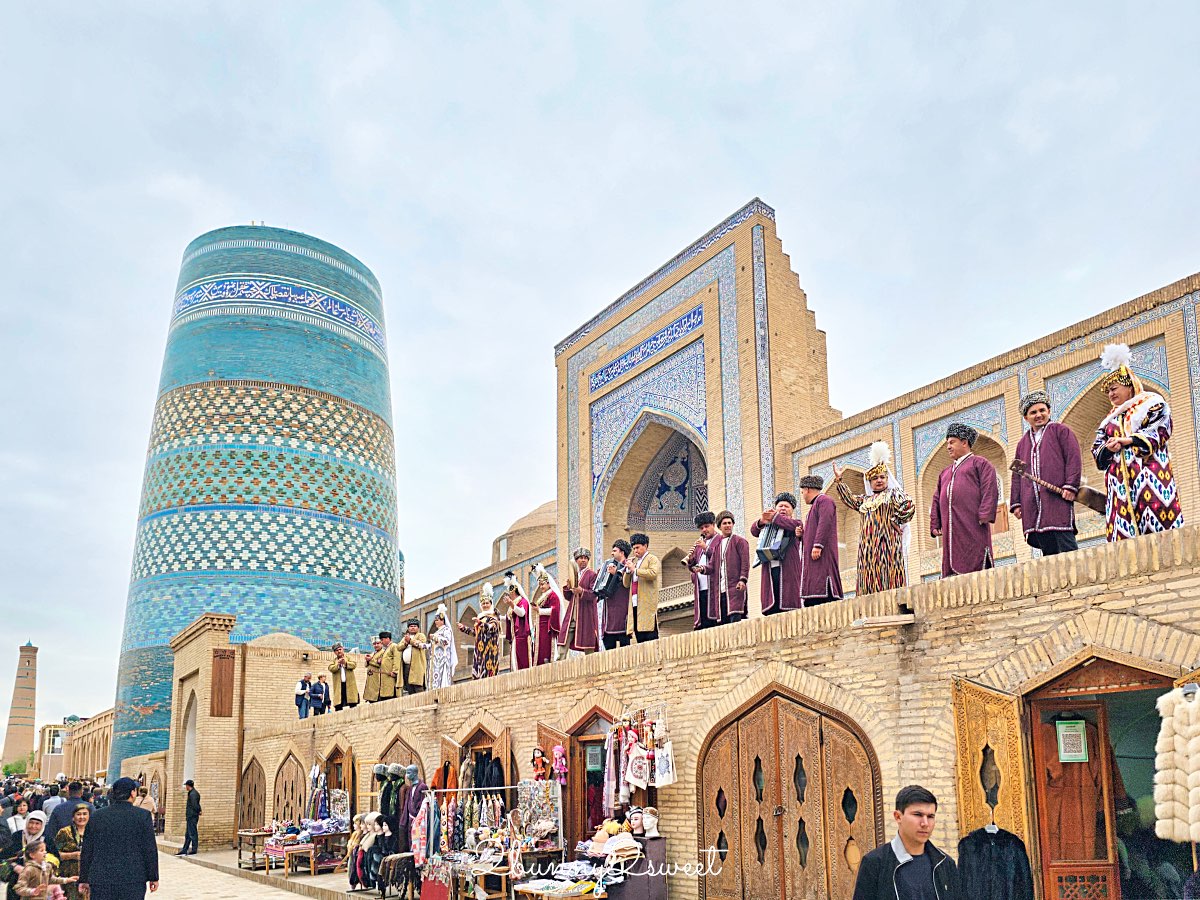 【希瓦卡爾塔米諾宣禮塔 Kalta Minor Minaret】29公尺藍色矮塔、未完成卻最經典的中亞地標 @兔兒毛毛姊妹花