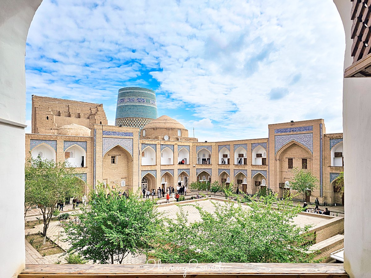 【穆罕默德&middot;阿明汗經學院 Mohammed Amin Khan Madrasah】希瓦古城最美藍色地標，學生宿舍改建飯店 @兔兒毛毛姊妹花