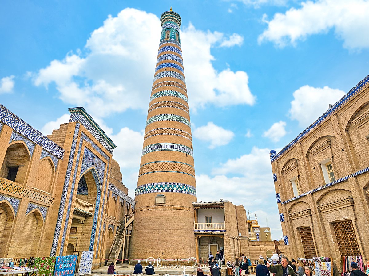 【伊斯蘭&middot;霍賈宣禮塔 Islam Khoja Minaret】登頂俯瞰中亞遺產，希瓦最高地標門票/交通攻略 @兔兒毛毛姊妹花