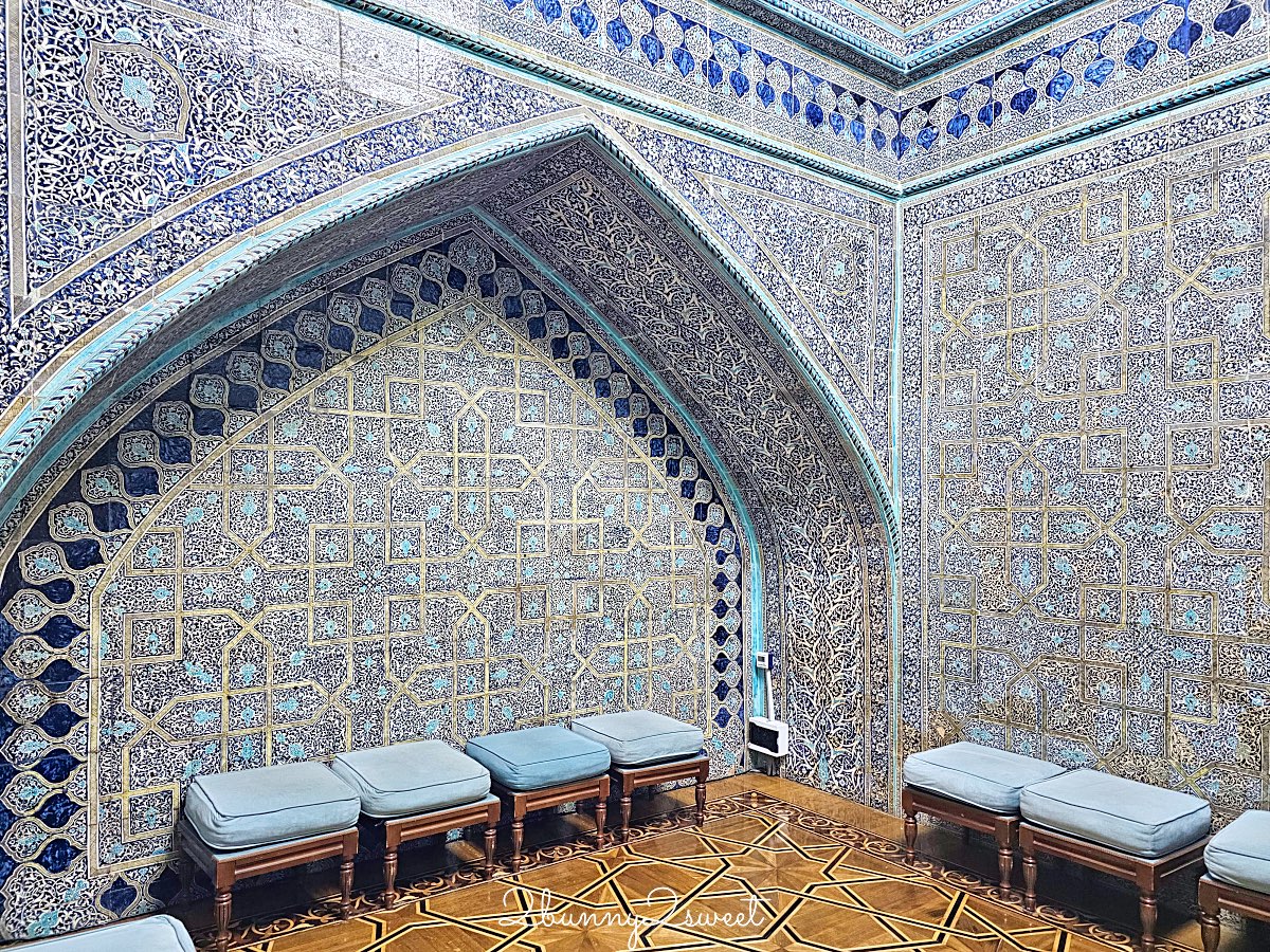 【帕拉萬&middot;馬哈穆德陵墓 Pakhlavan Makhmud Mausoleum】希瓦古城最美綠色圓頂，走進絕美滿版青花瓷磚空間 @兔兒毛毛姊妹花