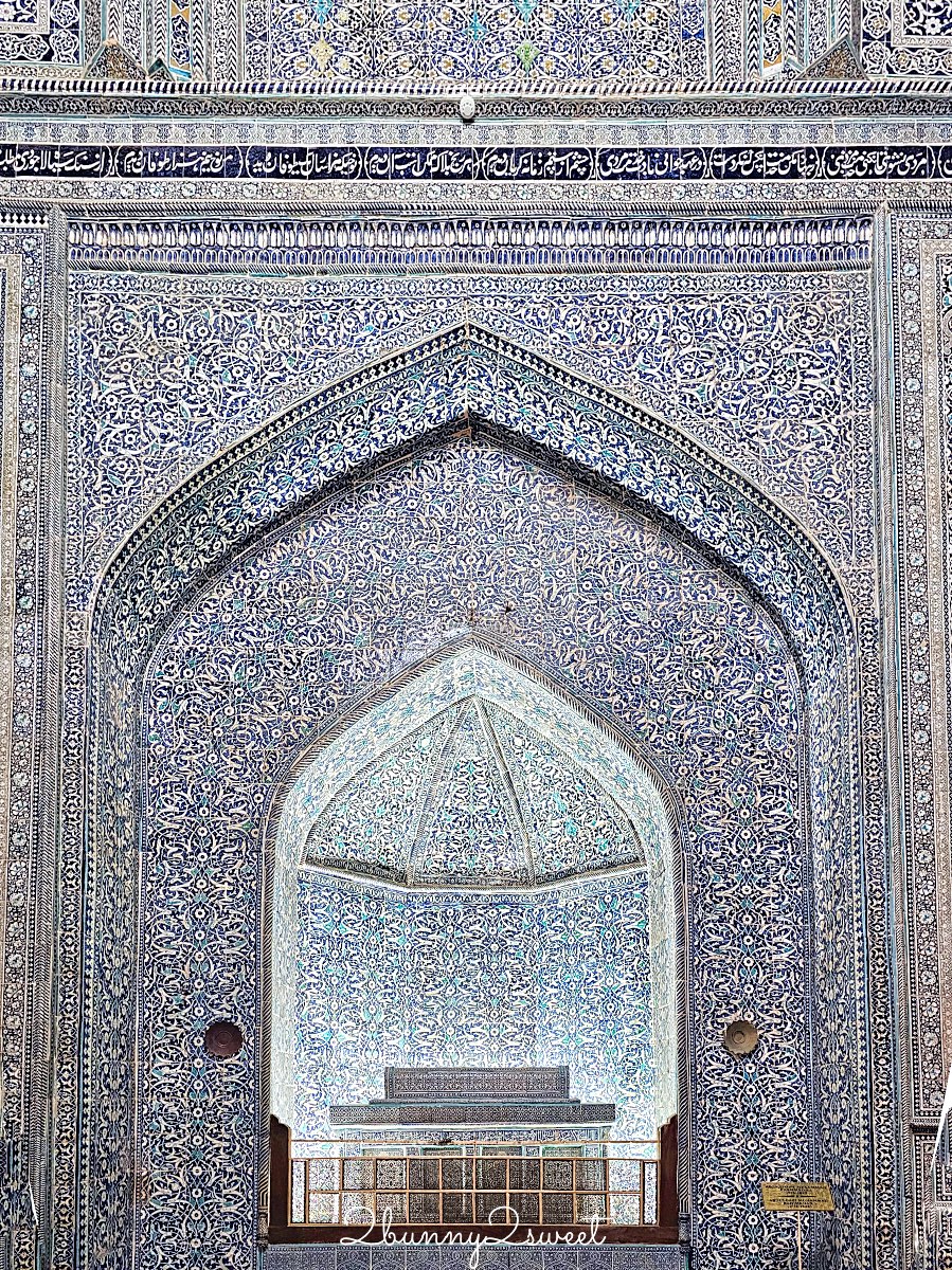 【帕拉萬&middot;馬哈穆德陵墓 Pakhlavan Makhmud Mausoleum】希瓦古城最美綠色圓頂，走進絕美滿版青花瓷磚空間 @兔兒毛毛姊妹花