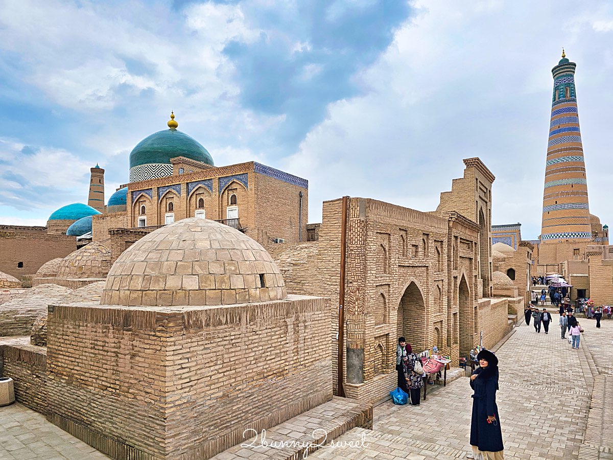 【帕拉萬&middot;馬哈穆德陵墓 Pakhlavan Makhmud Mausoleum】希瓦古城最美綠色圓頂，走進絕美滿版青花瓷磚空間 @兔兒毛毛姊妹花