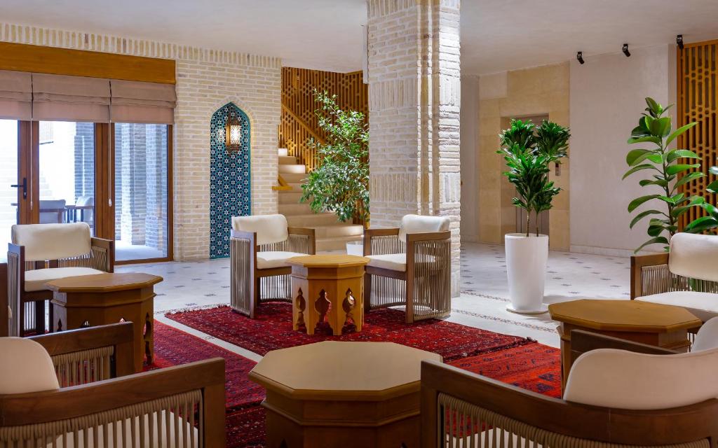 【布哈拉老城美居酒店 Mercure Bukhara Old Town】布哈拉住宿推薦絲路風情的伊斯蘭美學宮殿 @兔兒毛毛姊妹花