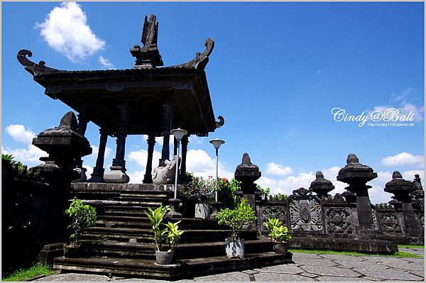 [Bali 2012] 紀錄峇里島血淚革命史的『小婆羅浮屠』 @兔兒毛毛姊妹花