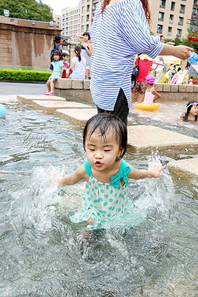 [兔兒遊台北。2Y3M+] 獨享爸媽的歡樂戲水時光@自來水博物館 @兔兒毛毛姊妹花