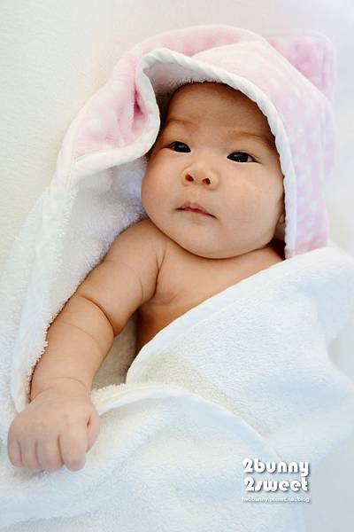 [體驗] 美國 Infantissima 舒柔綿連帽嬰兒浴巾 from Mamaky @兔兒毛毛姊妹花