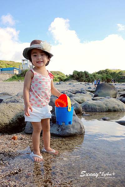 [親子遊。台北] 北海岸一日遊~玩沙。戲水。看海豚。逛老街 @兔兒毛毛姊妹花