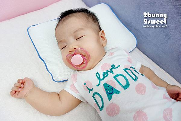 [好物。體驗] 韓國 GIO 超透氣護頭型嬰兒枕~透氣安全又可維護完美頭型!! (新增 6M 摳桃照) @兔兒毛毛姊妹花