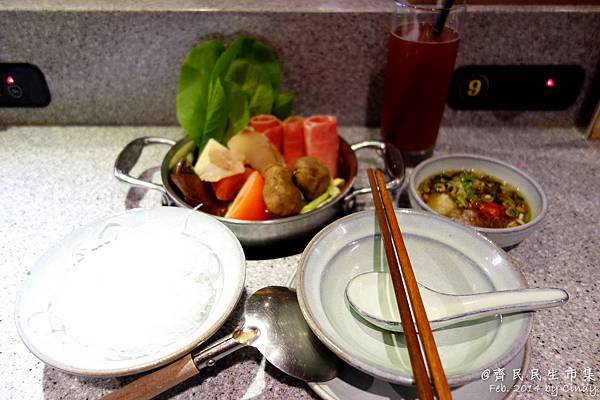 [食@台北] 齊民民生市集有機鍋物-用料好但很空虛的商業午餐!! @兔兒毛毛姊妹花