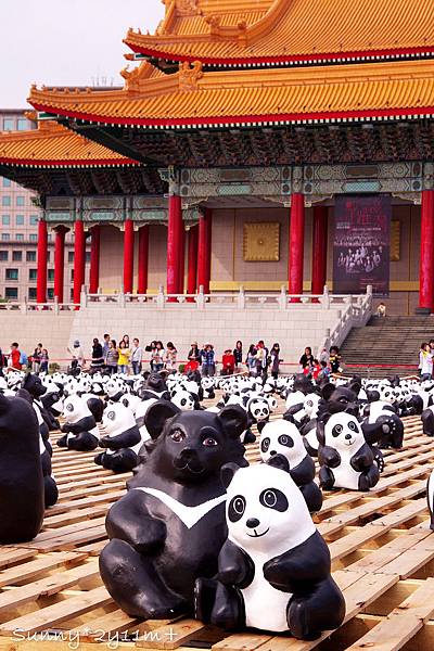 [親子遊。台北] 終於看到貓熊-1600 貓熊世界之旅@中正紀念堂 @兔兒毛毛姊妹花