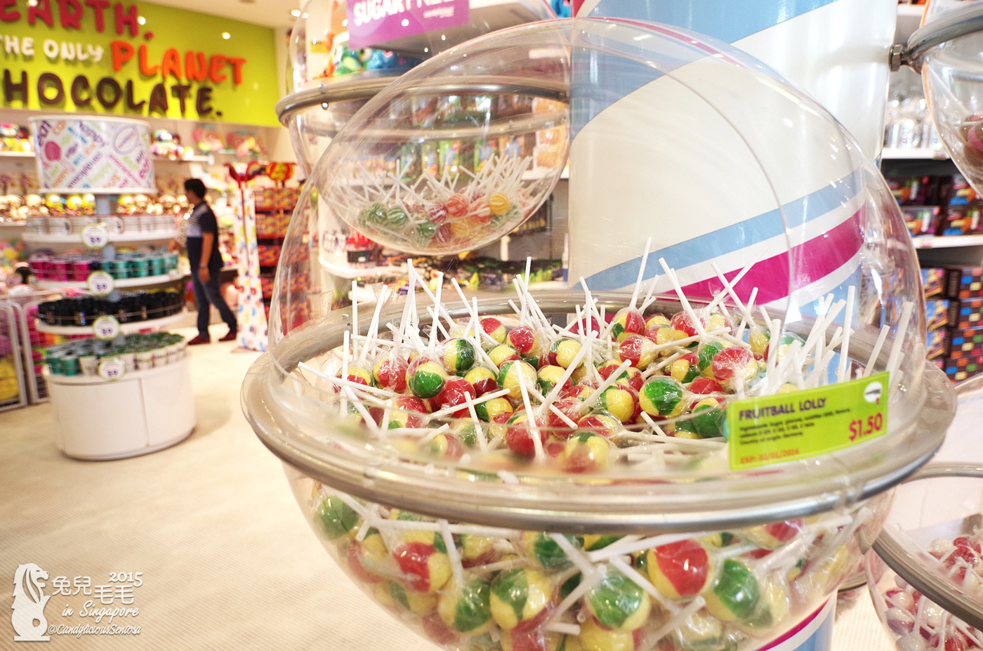 [2015。新馬|親子|自助] 聖淘沙的巨大糖果樹～亞洲最大糖果店 Candylicious @兔兒毛毛姊妹花