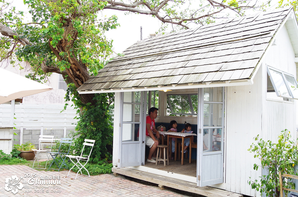 [2015。沖繩|親子|自駕] 在 oHacorte 的夢幻藍白小屋享用美味水果塔～港川外人住宅特色小店 @兔兒毛毛姊妹花