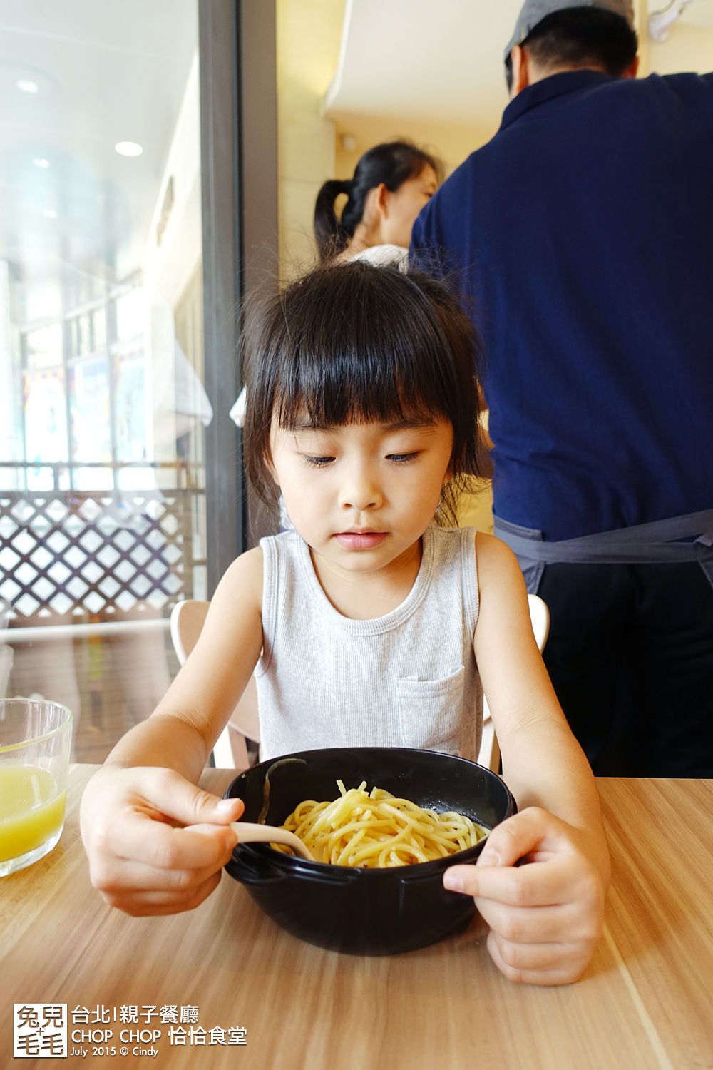 [親子餐廳。台北]  CHOP CHOP 恰恰食堂～藏身阪急百貨的親子小天堂 @兔兒毛毛姊妹花