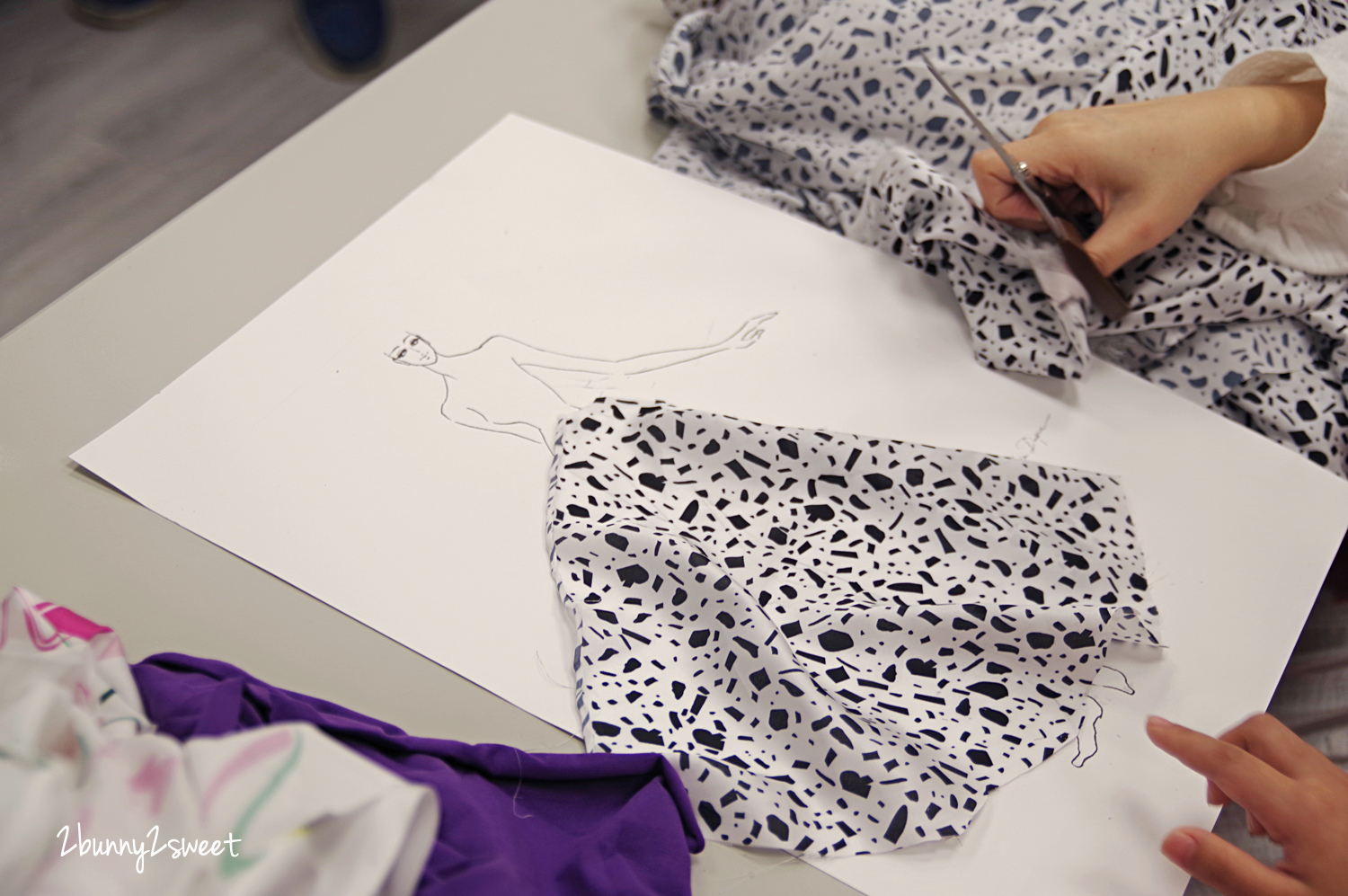[台北。親子活動] iROO 時尚小小設計師體驗～認識布料、學習設計，親手完成獨一無二的服裝設計模型～讓小女孩完成服裝設計的美夢! @兔兒毛毛姊妹花