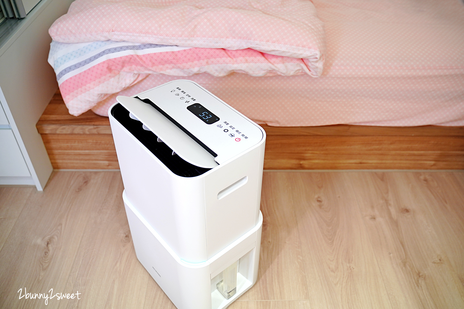 開團》日本 IRIS 空氣清淨除濕機～一台抵兩台!! 簡約純白美型，還能顯示 PM2.5 數值和濕度～空氣清淨、除濕一機搞定!! @兔兒毛毛姊妹花