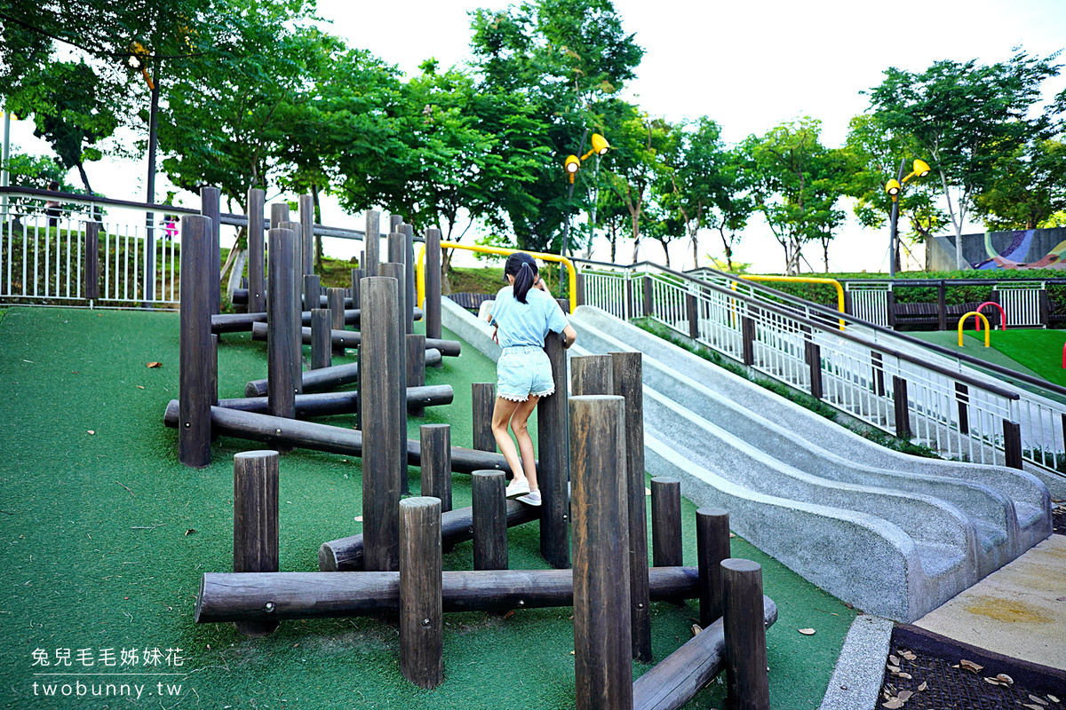 桃園親子景點》風禾公園～北台灣最長滾輪溜滑梯，六座磨石子滑梯、沙坑、鞦韆，根本是日本公園遊戲場吧 @兔兒毛毛姊妹花
