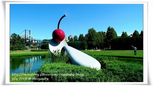 [2009 Monnesota] 湯匙與櫻桃~Minneapolis Sculpture Garden @兔兒毛毛姊妹花