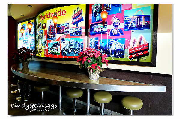 [2010 Chicago] 走進麥當勞的時光隧道~McDonald’s Flagship store @兔兒毛毛姊妹花